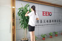 圣元伙伴修剪綠植，節(jié)節(jié)高！